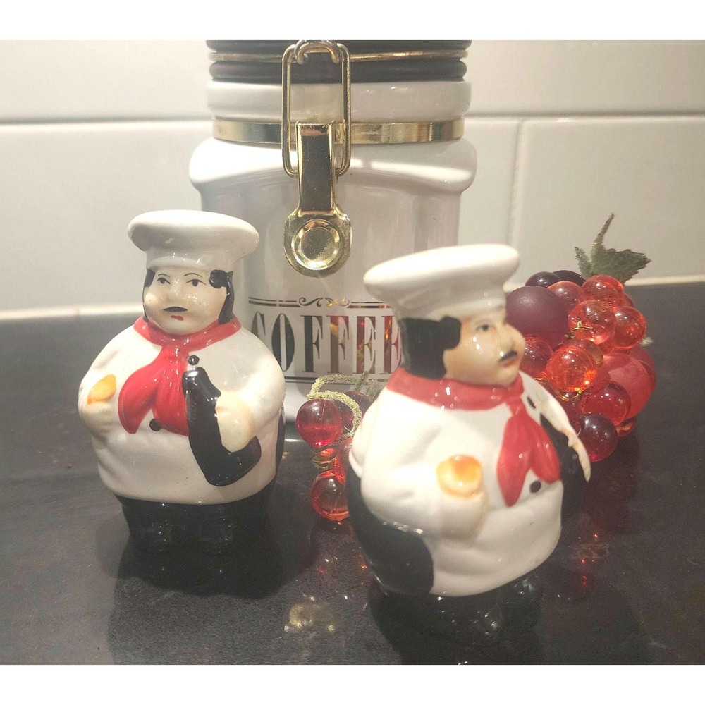 Vintage Chef Salt and Pepper Shakers Mid Century Ceramic Kitchen Decor Set of 2